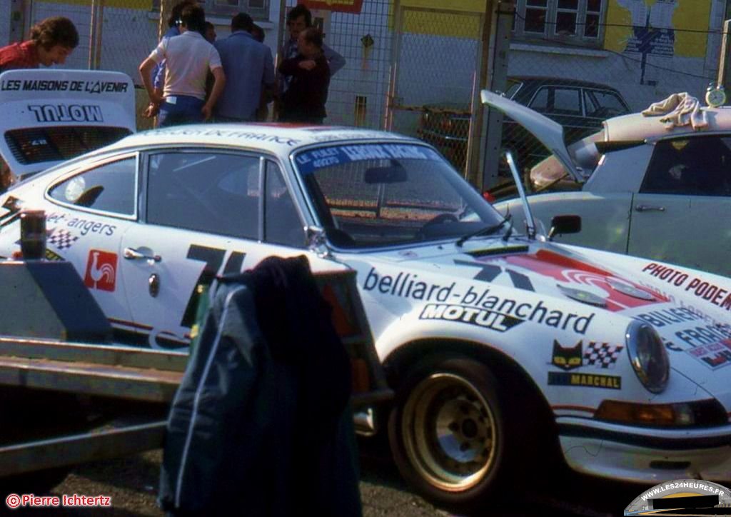 1975 La Porsche de Laplacette Leroux dans le paddock