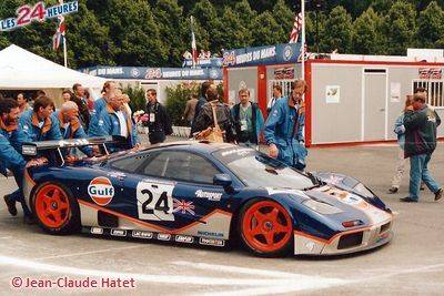 Voitures des 24 heures du mans de courses miniatures bleus en édition limitée