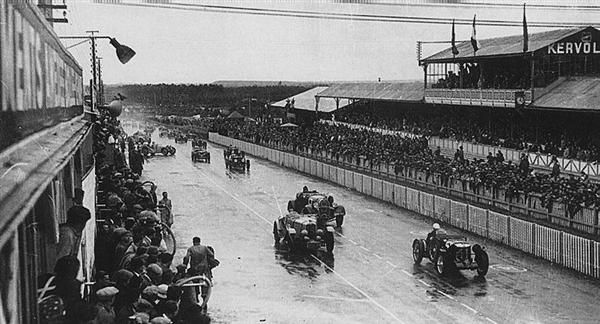 Départ des 24 heures du Mans 1935