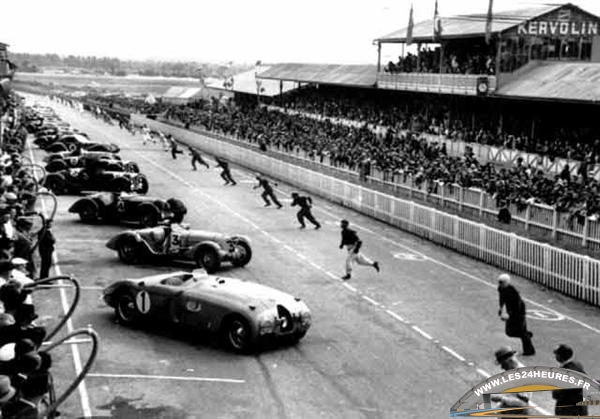 Départ des 24 heures 1939, Avec la Bugatti T57C au premier plan