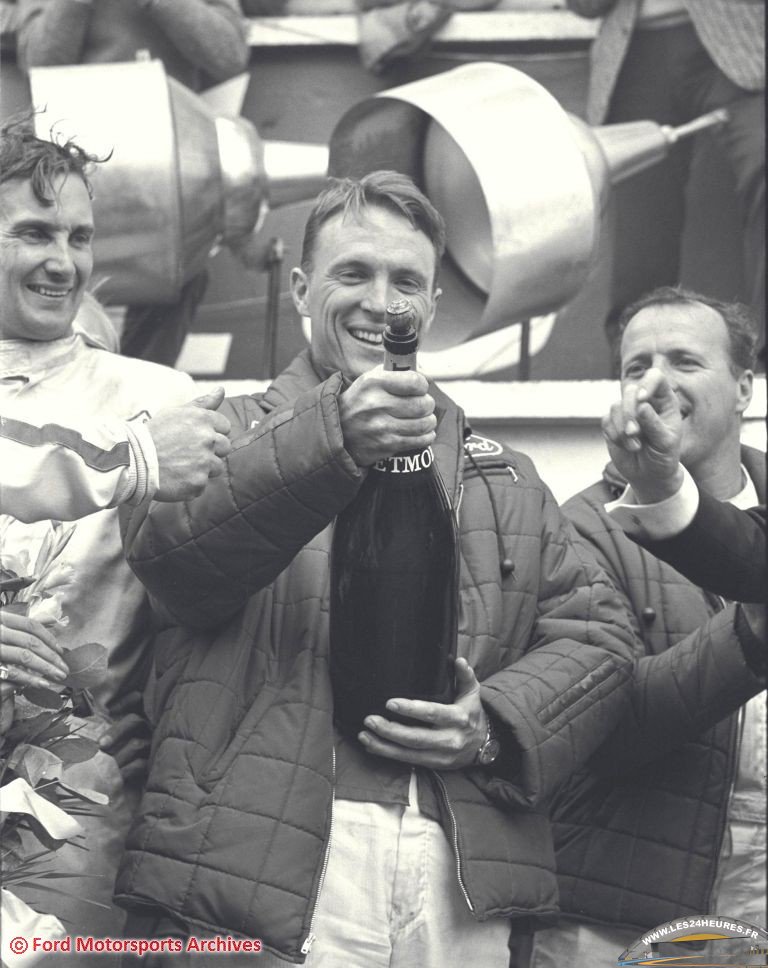Le Mans 1967 Dan Gurney victoire au champagne