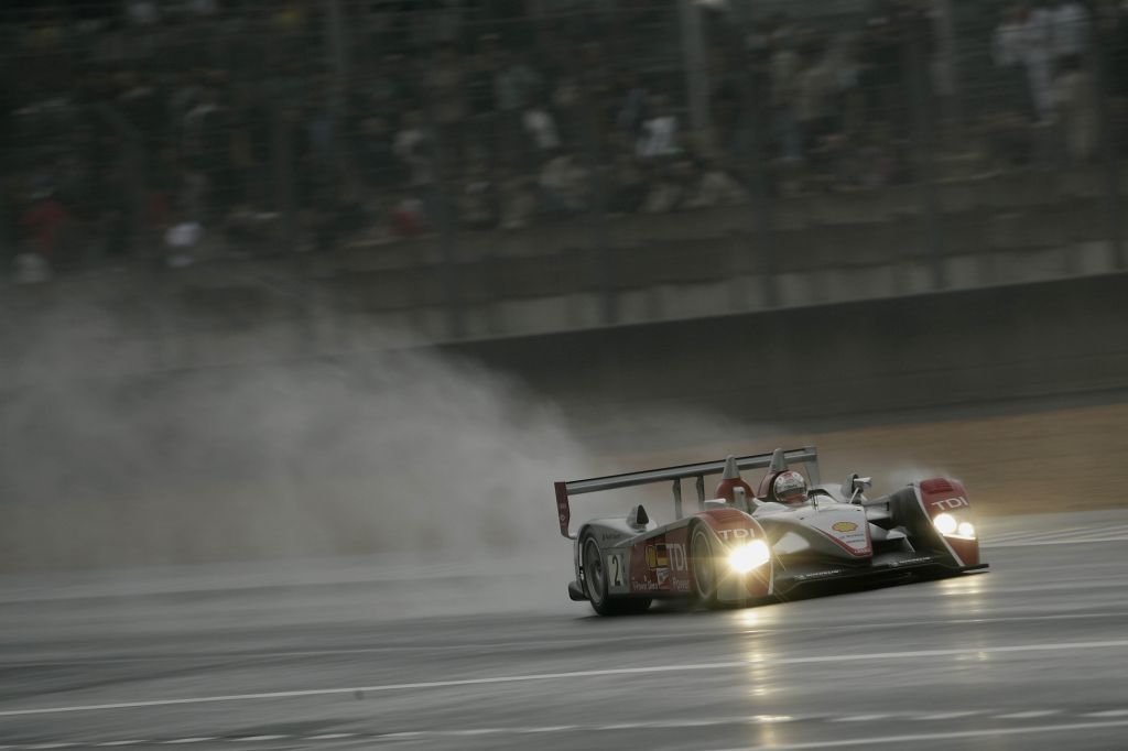 24 heures du Mans 2007 Audi 2 Mc Nish Kristensen Capello